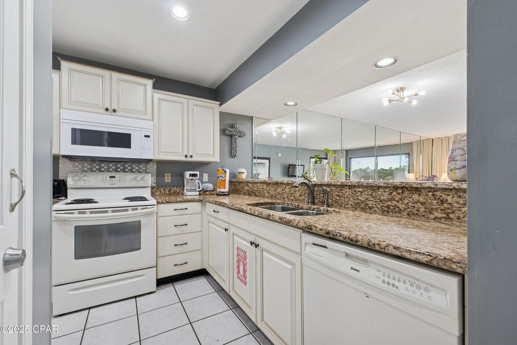 Image 8 of property listing at 520 N Richard Jackson Boulevard 1911, Panama City Beach, FL 32407