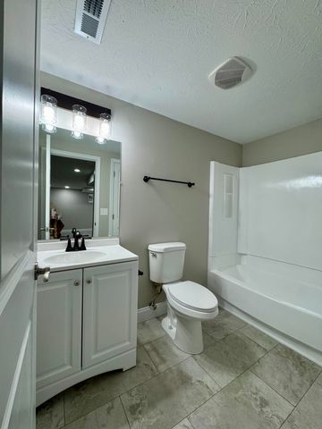 2729 Benjamin Lane, Hebron, KY 41048