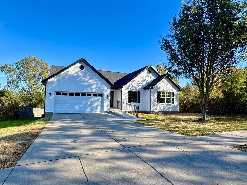 2729 Benjamin Lane, Hebron, KY 41048