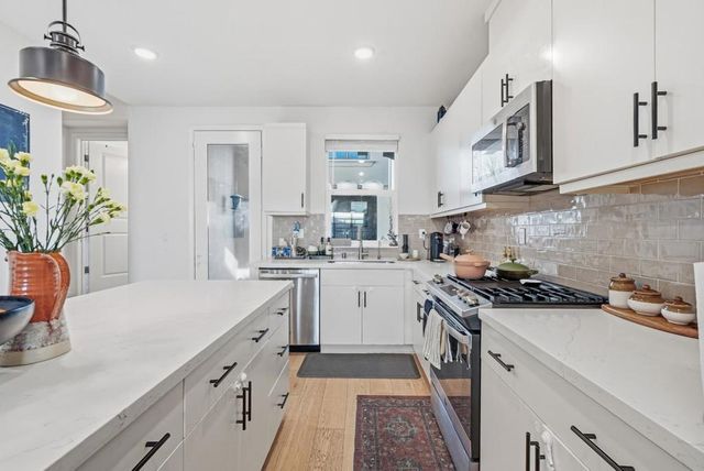 390 Camarillo Terrace, Sunnyvale, CA 94085