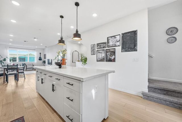 390 Camarillo Terrace, Sunnyvale, CA 94085