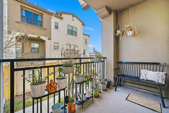 390 Camarillo Terrace, Sunnyvale, CA 94085