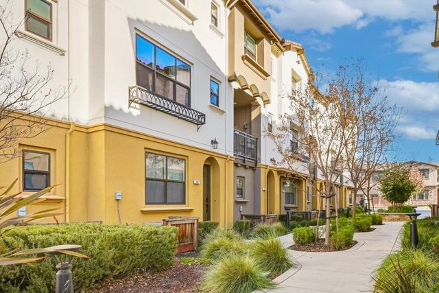 390 Camarillo Terrace, Sunnyvale, CA 94085