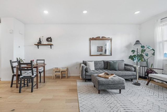 390 Camarillo Terrace, Sunnyvale, CA 94085