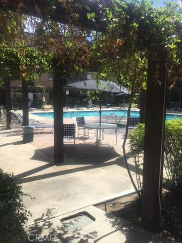 22100 Burbank Blvd 350F, Woodland Hills, CA 91364