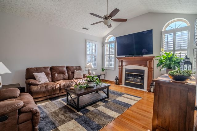 4392 Crimson Maple Lane, Westerville, OH 43082