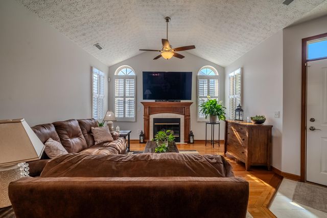 4392 Crimson Maple Lane, Westerville, OH 43082