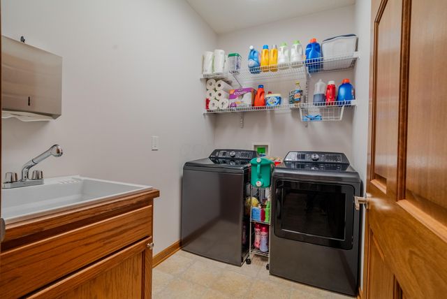 4392 Crimson Maple Lane, Westerville, OH 43082