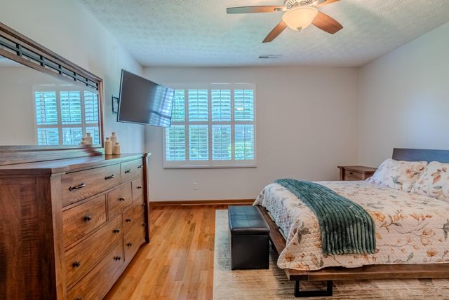 4392 Crimson Maple Lane, Westerville, OH 43082
