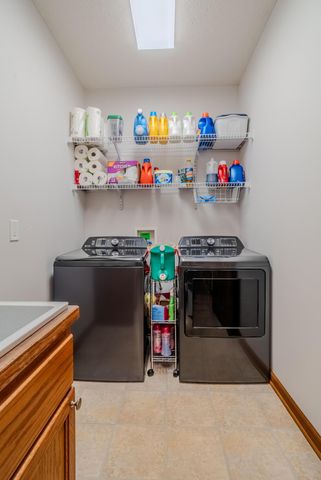 4392 Crimson Maple Lane, Westerville, OH 43082