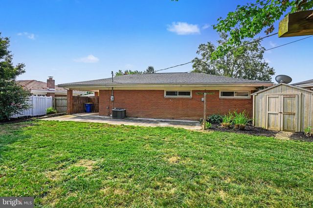 3412 BEDFORD DR, Camp Hill, PA 17011
