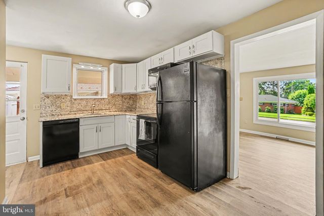 3412 BEDFORD DR, Camp Hill, PA 17011