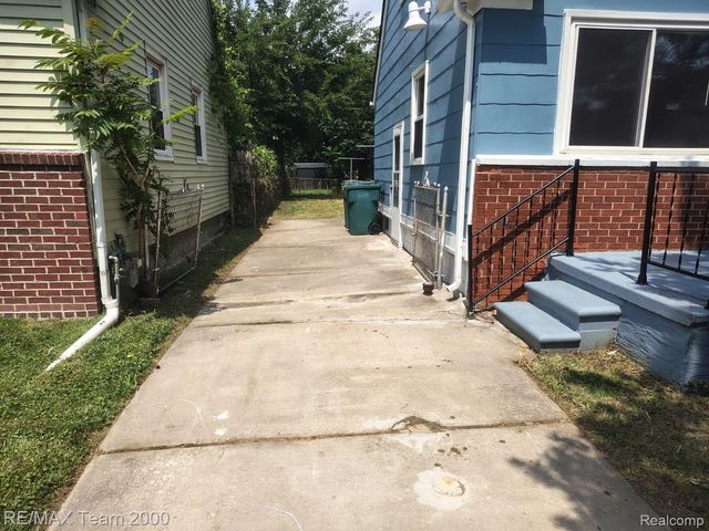 1828 Garfield Avenue, Lincoln Park, MI 48146