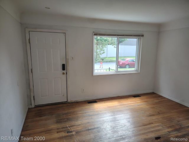 1828 Garfield Avenue, Lincoln Park, MI 48146