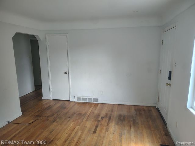 1828 Garfield Avenue, Lincoln Park, MI 48146