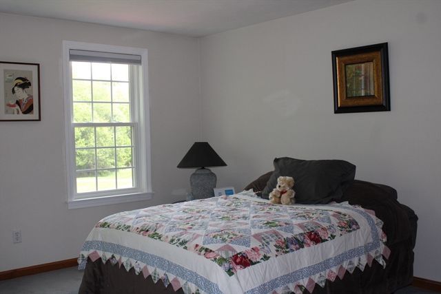 27 Gretchen Way, Raynham, MA 02767