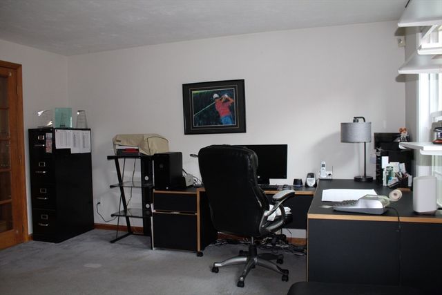 27 Gretchen Way, Raynham, MA 02767