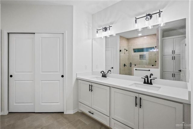 7305 N 55th Lane, Mission, TX 78573