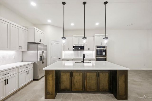 7305 N 55th Lane, Mission, TX 78573