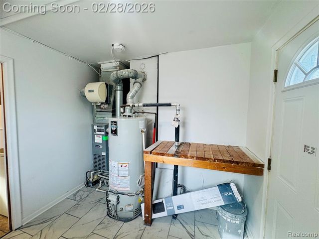 21410 Panama Street, Warren, MI 48091