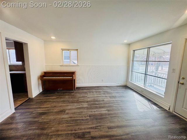 21410 Panama Street, Warren, MI 48091