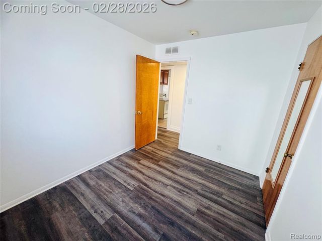 21410 Panama Street, Warren, MI 48091