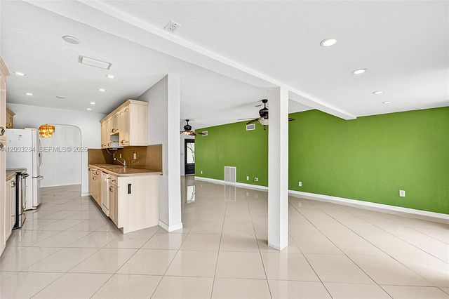 2832 NW 10th Ave, Wilton Manors, FL 33311