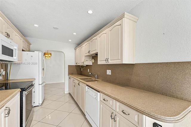 2832 NW 10th Ave, Wilton Manors, FL 33311