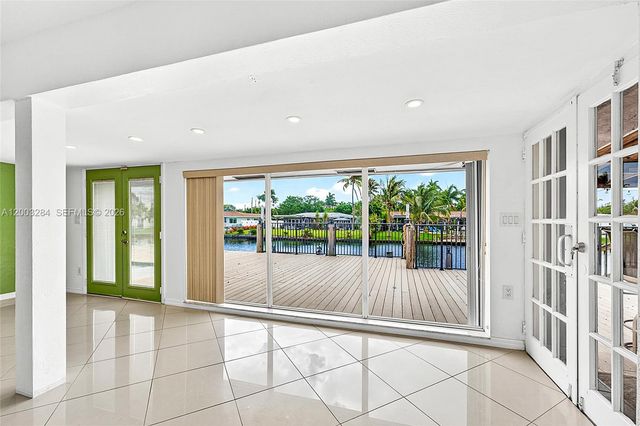 2832 NW 10th Ave, Wilton Manors, FL 33311