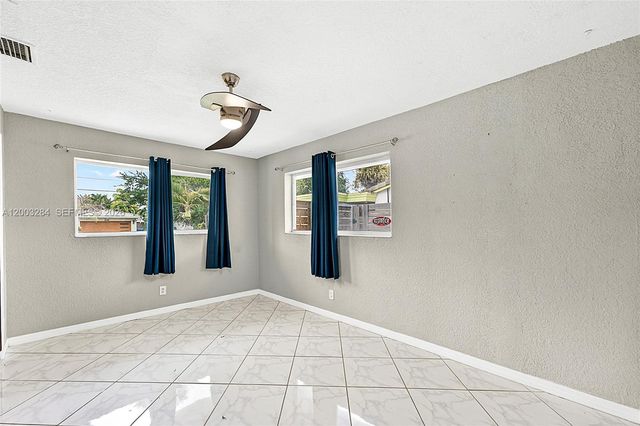 2832 NW 10th Ave, Wilton Manors, FL 33311
