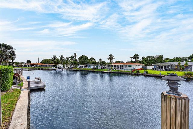 2832 NW 10th Ave, Wilton Manors, FL 33311