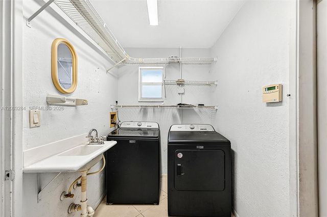 2832 NW 10th Ave, Wilton Manors, FL 33311