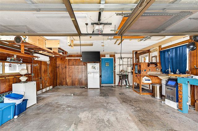 2832 NW 10th Ave, Wilton Manors, FL 33311