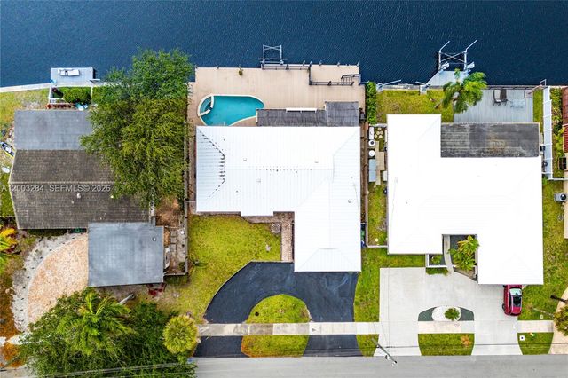 2832 NW 10th Ave, Wilton Manors, FL 33311
