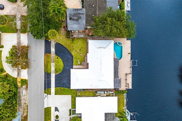 2832 NW 10th Ave, Wilton Manors, FL 33311