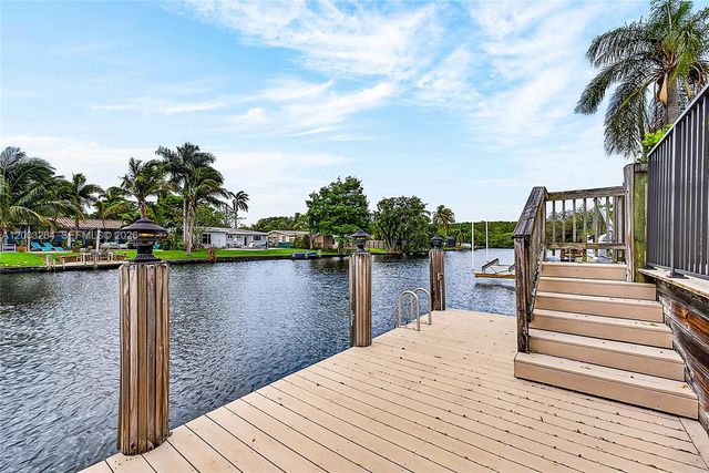 2832 NW 10th Ave, Wilton Manors, FL 33311