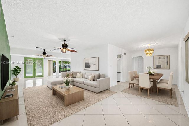 2832 NW 10th Ave, Wilton Manors, FL 33311