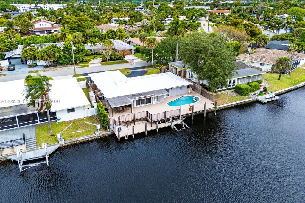 2832 NW 10th Ave, Wilton Manors, FL 33311
