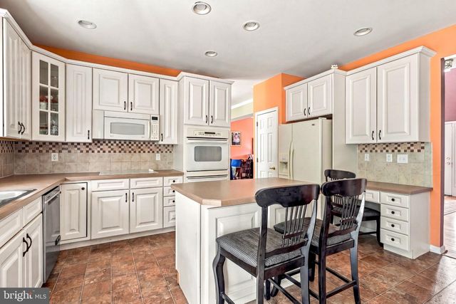 220 RIPLEY CT, Williamstown, NJ 08094