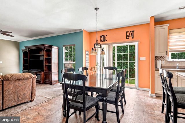 220 RIPLEY CT, Williamstown, NJ 08094