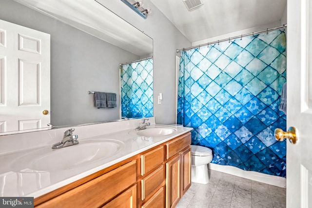 220 RIPLEY CT, Williamstown, NJ 08094
