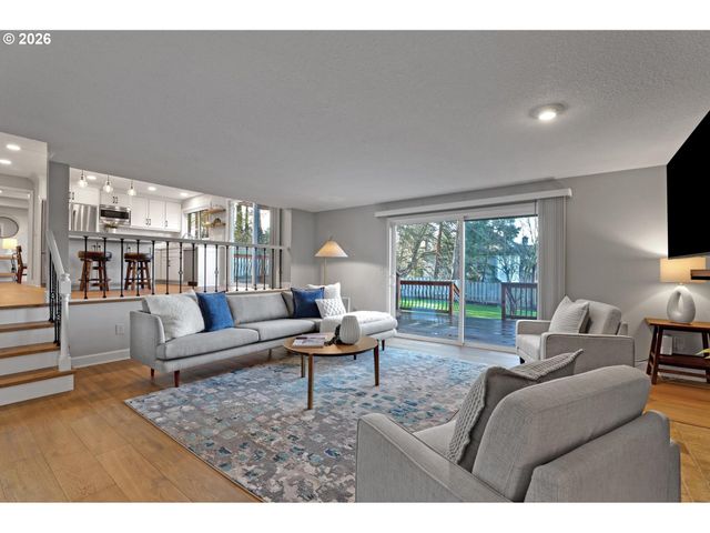 2925 Sw LURADEL Ln, Portland, OR 97219