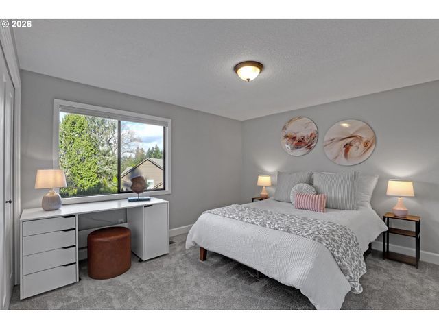 2925 Sw LURADEL Ln, Portland, OR 97219