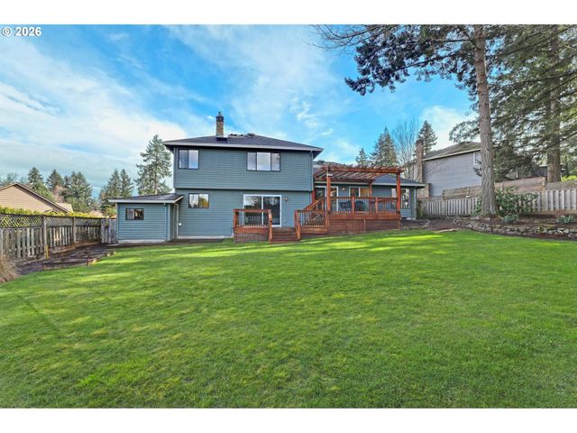 2925 Sw LURADEL Ln, Portland, OR 97219