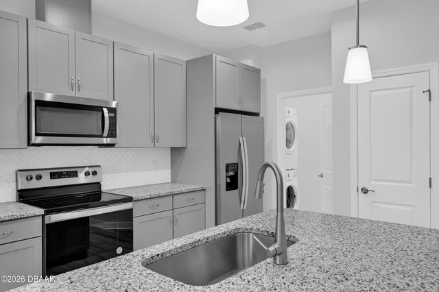 275 Pop Top Lane, Daytona Beach, FL 32124