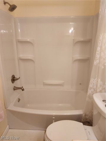 16395 Heather Lane 303, Middleburg Heights, OH 44130