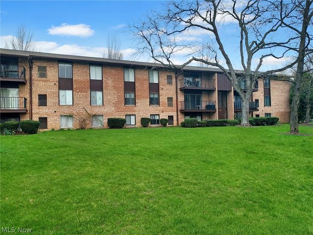 16395 Heather Lane 303, Middleburg Heights, OH 44130