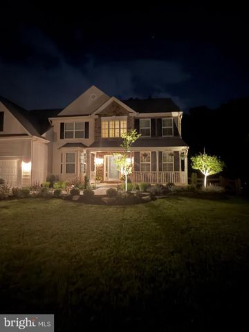 1011 CREEKVIEW DR, Pennsburg, PA 18073
