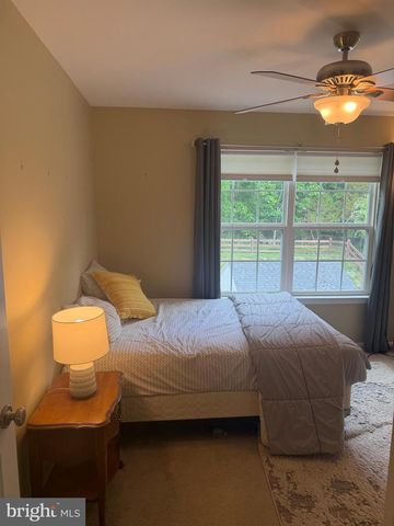 1011 CREEKVIEW DR, Pennsburg, PA 18073