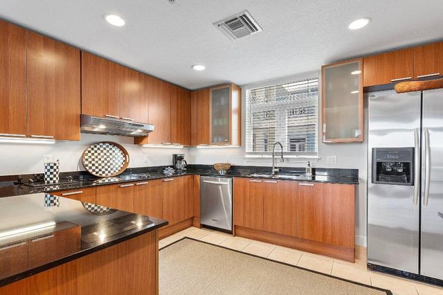 309 E Ocean Avenue 205, Lantana, FL 33462